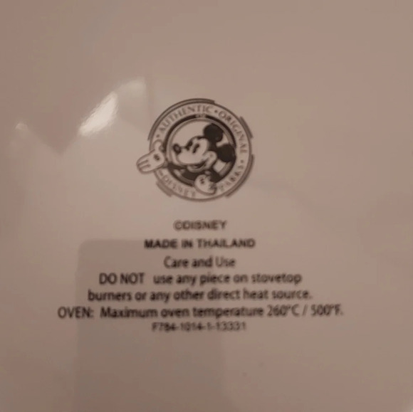 Disney White & Black Mickey Mouse Casserole Dish with Lid Snowflake Design - Picture 9 of 10